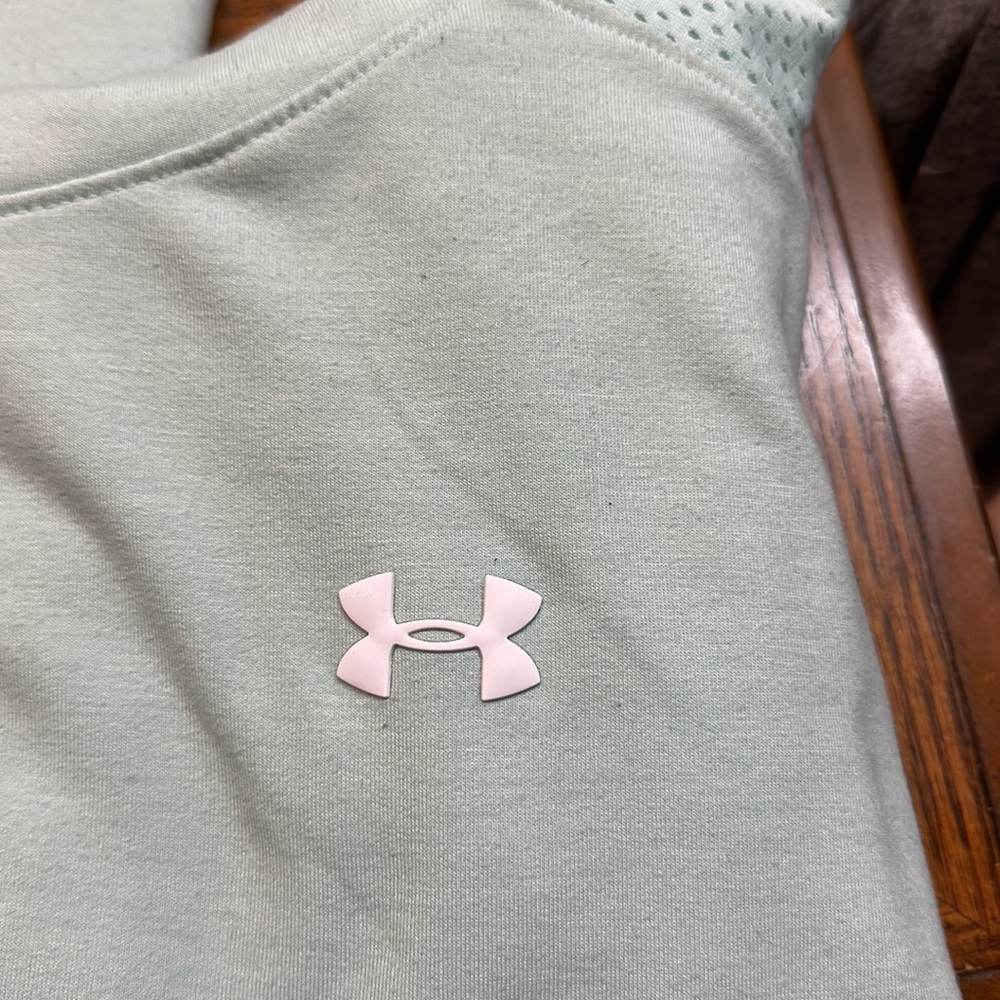 Under Armour sweatshirt. Size large - Picture 9 of 9